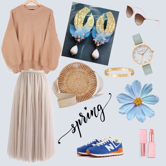 Earrings with floral pendant - Picture 17 of 17